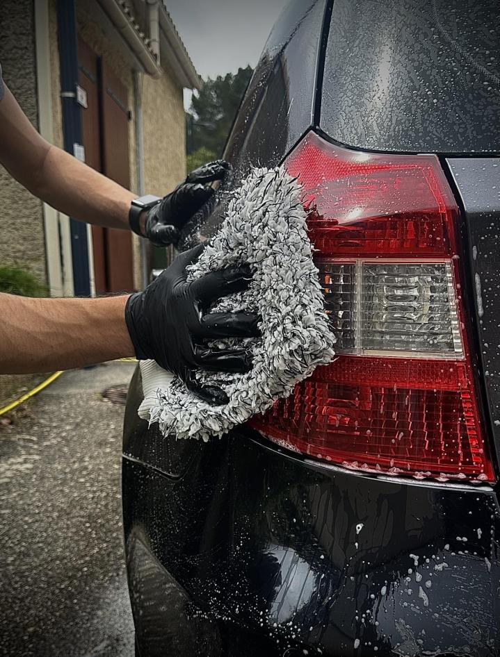 Lavage extérieur auto à domicile Carnoux-en-Provence